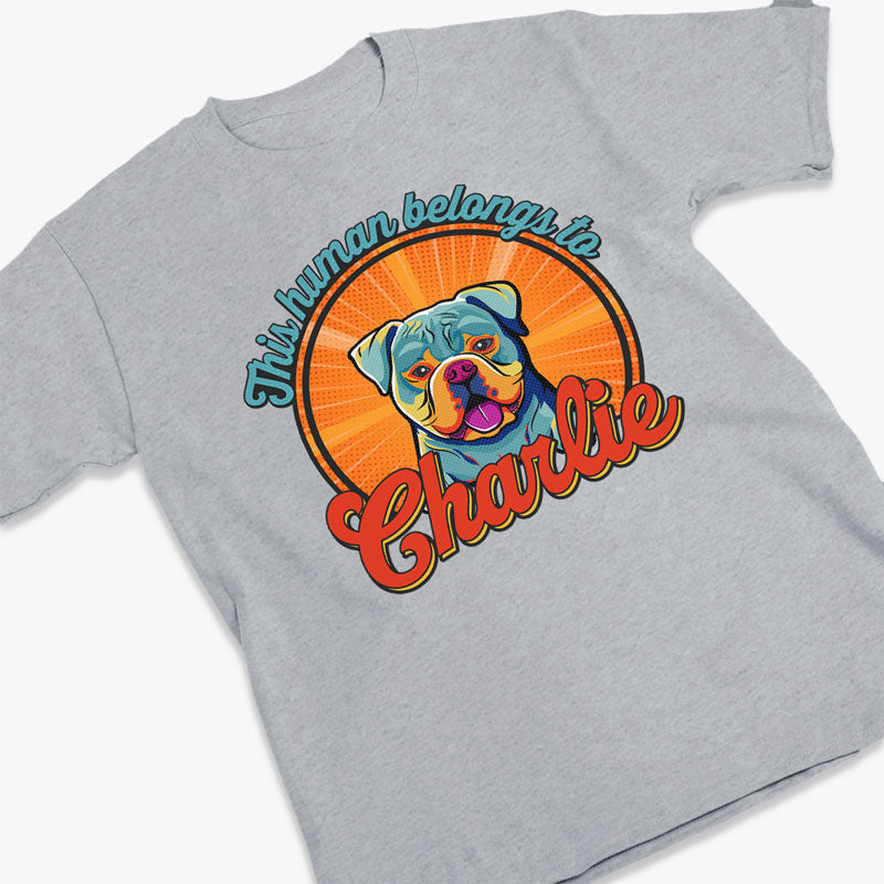 Photo personnalisée à laquelle appartient cet humain - T-shirt, sweat à capuche et sweat-shirt unisexe personnalisé pour chien et chat - Cadeau pour propriétaires et amoureux des animaux