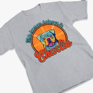 Photo personnalisée à laquelle appartient cet humain - T-shirt, sweat à capuche et sweat-shirt unisexe personnalisé pour chien et chat - Cadeau pour propriétaires et amoureux des animaux