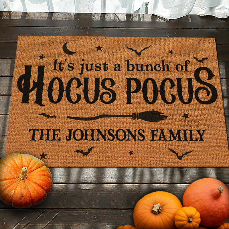 C'est l'heure du Hocus Pocus Sorcières - Tapis décoratif personnalisé pour la maison - Cadeau d'Halloween pour sorcières et membres de la famille