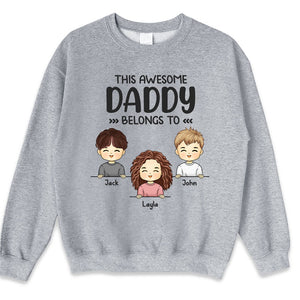 Ce papa génial appartient aux enfants - T-shirt, sweat à capuche et sweat-shirt unisexe personnalisé pour la famille - Cadeau pour les membres de la famille