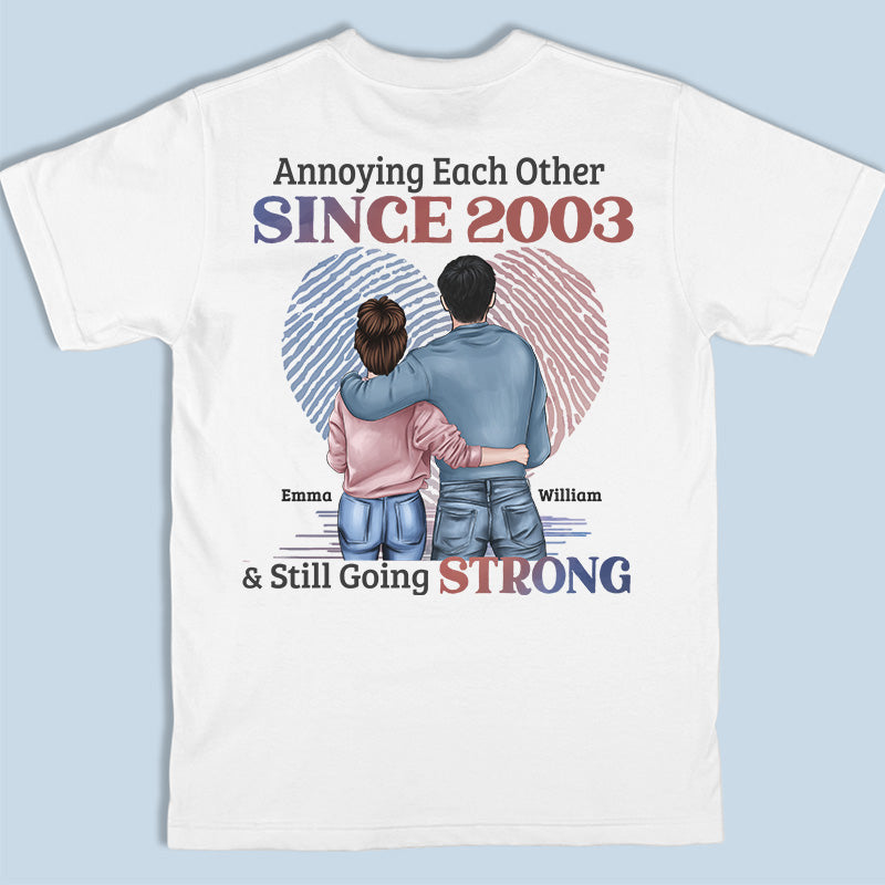 On s'ennuie depuis et on continue à être forts - T-shirt, sweat à capuche, sweat-shirt unisexe personnalisé imprimé au dos - Cadeau pour mari et femme, anniversaire