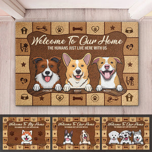 Les humains vivent ici avec nous - Tapis décoratif personnalisé - Cadeau pour les amoureux des animaux