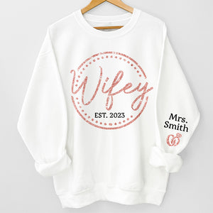 Femme, la seule dont tu as besoin ! Sweat-shirt unisexe personnalisé avec motif sur la manche pour couple ! Cadeau pour mari et femme, anniversaire