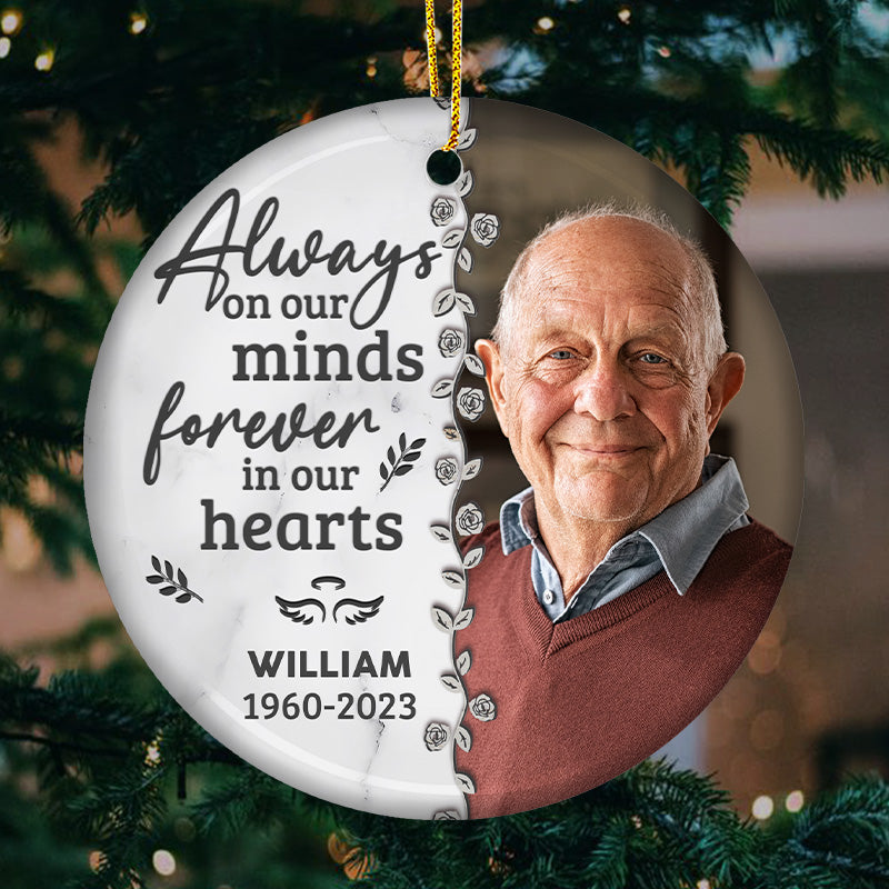 Photo personnalisée « Tu resteras à jamais dans nos cœurs » – Ornement personnalisé commémoratif personnalisé – Forme ronde en céramique – Cadeau de Noël, cadeau de condoléances pour les membres de la famille
