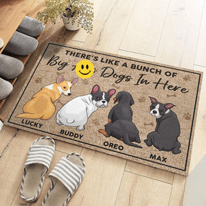 Il y a comme un groupe de gros chiens ici - Tapis décoratif personnalisé pour chien - Cadeau de pendaison de crémaillère, cadeau pour les propriétaires d'animaux, les amoureux des animaux