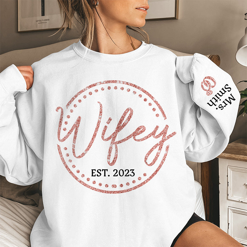 Femme, la seule dont tu as besoin ! Sweat-shirt unisexe personnalisé avec motif sur la manche pour couple ! Cadeau pour mari et femme, anniversaire
