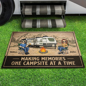 Partenaires de camping pour la vie - Tapis décoratif personnalisé pour la maison - Cadeau de pendaison de crémaillère pour mari, femme et amoureux du camping