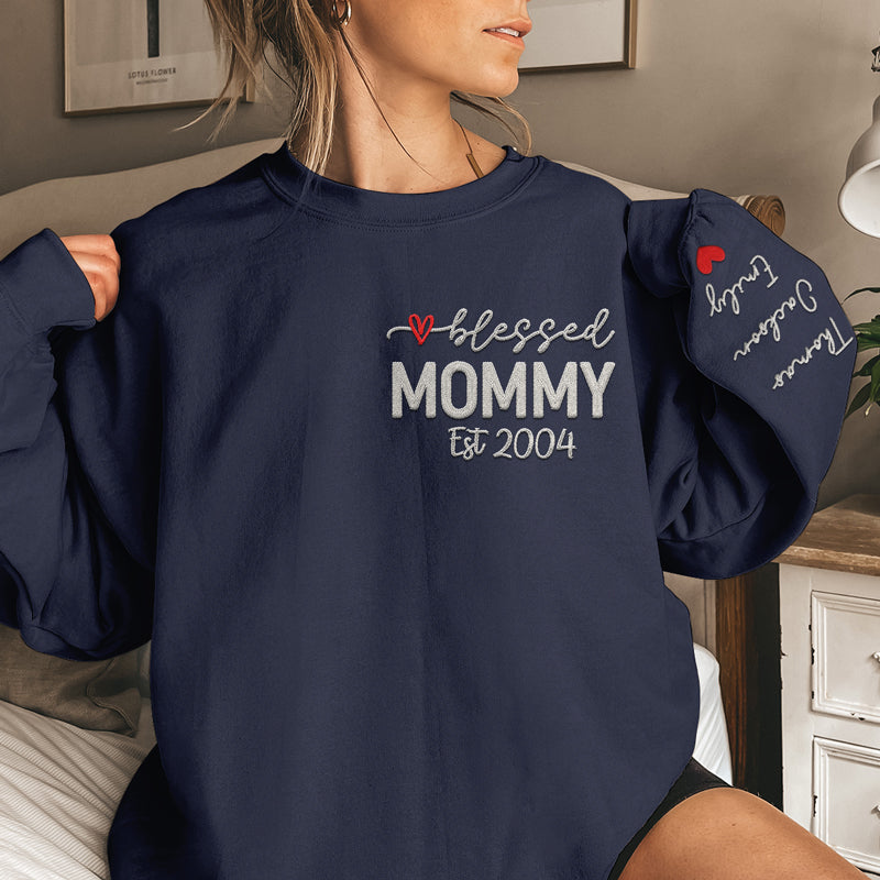 L'amour maternel est la paix - Sweat-shirt unisexe personnalisé brodé avec motif sur la manche - Cadeau pour maman et grand-mère
