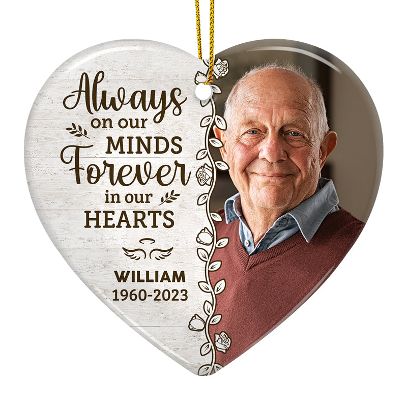 Photo personnalisée toujours dans nos esprits pour toujours dans nos cœurs - Ornement personnalisé commémoratif personnalisé - En forme de cœur en céramique - Cadeau de Noël, cadeau de condoléances pour les membres de la famille