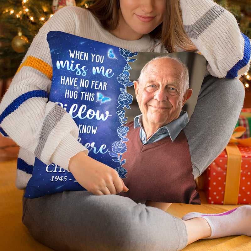Oreiller photo personnalisé : serrez cet oreiller et sachez que je suis là ! Oreiller personnalisé commémoratif - Cadeau de Noël, cadeau de condoléances pour les membres de la famille