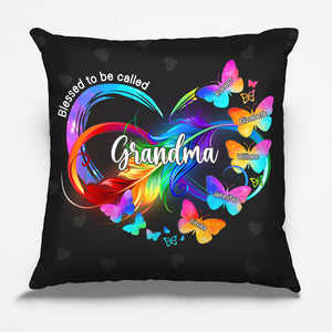 Chaque maison a besoin d'une grand-mère - Oreiller personnalisé pour la famille - Cadeau d'anniversaire pour maman, grand-mère