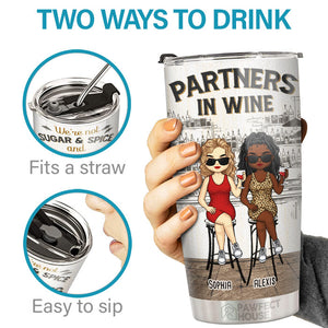 Nous sommes faits de sarcasme, de vin et de tout ce qui est bien - Verre personnalisé Bestie - Cadeau pour les meilleures amies, BFF, sœurs
