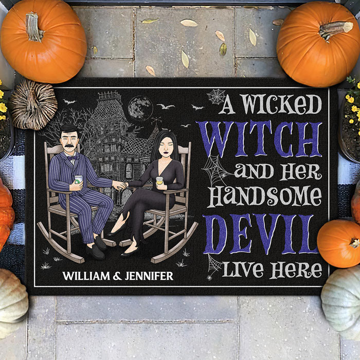 Une méchante sorcière et un beau diable - Tapis décoratif personnalisé - Cadeau pour couple, mari et femme, cadeau d'Halloween