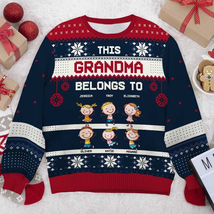 Cette grand-mère appartient à ces enfants géniaux - Sweat-shirt moche personnalisé pour la famille - Pull en laine unisexe - Cadeau de Noël pour grand-mère et grands-parents