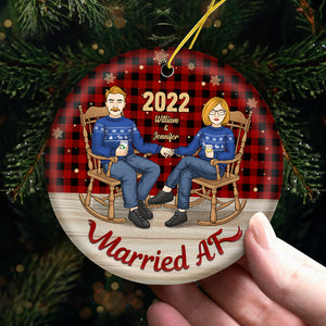 Mari et femme mariés - Décoration de Noël ronde personnalisée en céramique - Cadeau pour couple, mari et femme, anniversaire, fiançailles, mariage, cadeau de mariage, cadeau de Noël