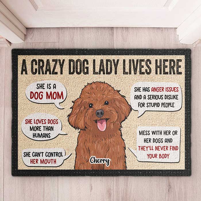 Une folle aux chiens vit ici - Cadeau pour maman de chien, tapis décoratif personnalisé