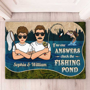Si personne ne répond, vérifiez l'étang de pêche - Tapis décoratif personnalisé - Cadeau pour couples de pêcheurs, mari et femme