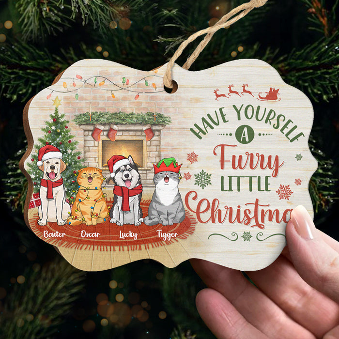 Offrez-vous un Noël tout doux ! Décoration de Noël personnalisée en bois en forme de Benelux. Cadeau pour les amoureux des animaux.