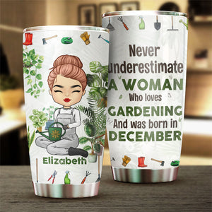 Une femme qui aime le jardinage - Gobelet personnalisé - Cadeau pour les amateurs de jardinage