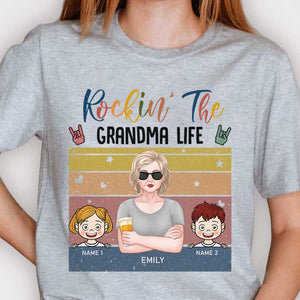 Rockin' Living The Grandma Life - Cadeau pour grand-mère, t-shirt unisexe personnalisé, sweat à capuche