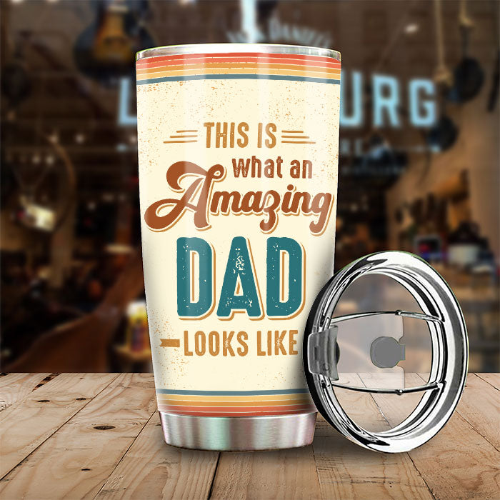 À quoi ressemble un papa incroyable ? - Gobelet personnalisé - Cadeau pour papa, cadeau pour grand-père