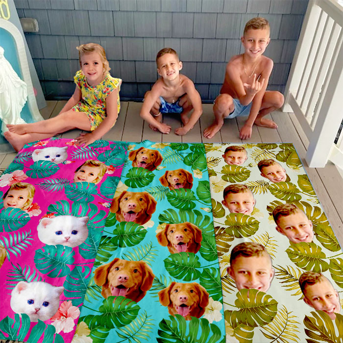 Feuilles et fleurs tropicales - Serviette de plage personnalisée - Télécharger une image, cadeau pour la famille, cadeau pour les enfants