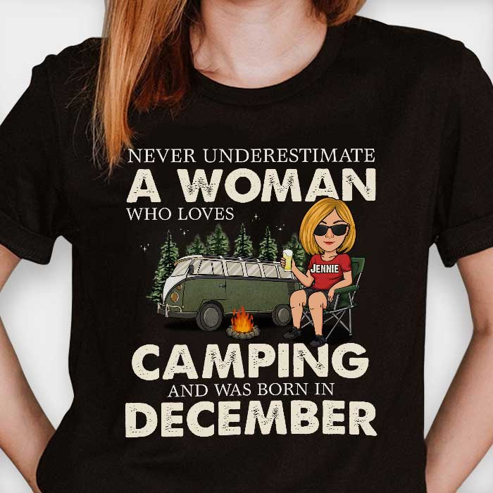 Une femme qui aime le camping - T-shirt et sweat à capuche unisexe personnalisé - Cadeau pour les amateurs de camping