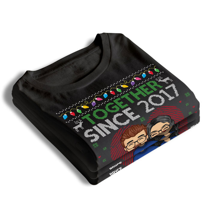 Nous sommes ensemble depuis cette année-là - T-shirt unisexe personnalisé, sweat à capuche, sweat-shirt - Cadeau de Noël pour mari et femme, anniversaire
