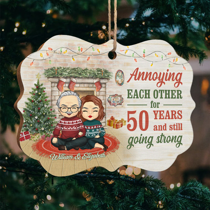 On s'ennuie, mais on continue à être forts - Décoration de Noël en bois personnalisée en forme de Benelux - Cadeau pour couple, mari et femme, anniversaire, fiançailles, mariage, cadeau de mariage, cadeau de Noël