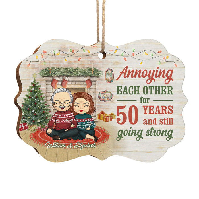 On s'ennuie, mais on continue à être forts - Décoration de Noël en bois personnalisée en forme de Benelux - Cadeau pour couple, mari et femme, anniversaire, fiançailles, mariage, cadeau de mariage, cadeau de Noël