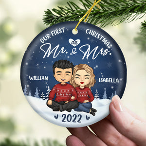 Notre premier Noël en tant que M. et Mme - Décoration de Noël ronde personnalisée en céramique - Cadeau pour couple, mari et femme, anniversaire, fiançailles, mariage, cadeau de mariage, cadeau de Noël