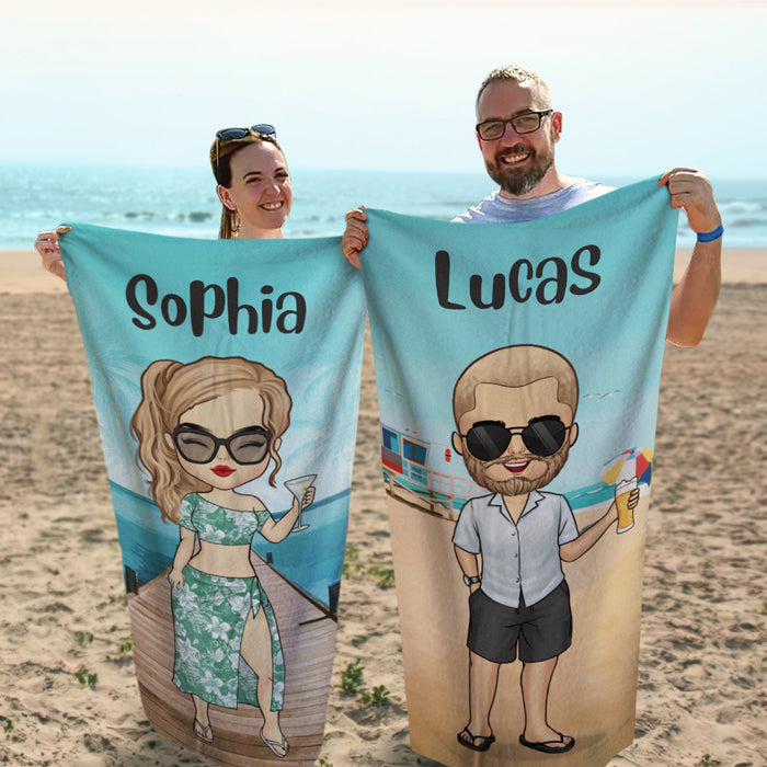 Serviette de plage personnalisée pour couple, motif chibi d'été, vacances à la plage - Cadeau pour couple, mari et femme