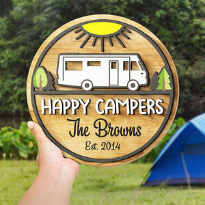 Famille de campeurs heureux - Panneau en bois personnalisé, panneau à deux couches - Cadeau pour les amateurs de camping