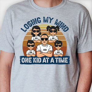 Je perds la tête, un enfant à la fois ! T-shirt et sweat à capuche unisexe personnalisé ! Cadeau pour papa