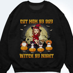 Je suis une maman chat le jour, une sorcière la nuit - T-shirt unisexe personnalisé, sweat à capuche, sweat-shirt - Cadeau pour sorcières, cadeau pour amoureux des animaux, cadeau d'Halloween
