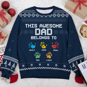 Ce papa génial appartient à - Sweat-shirt de Noël unisexe personnalisé et moche, sweat-shirt en laine, sweat-shirt imprimé intégral - Cadeau pour papa, cadeau de Noël