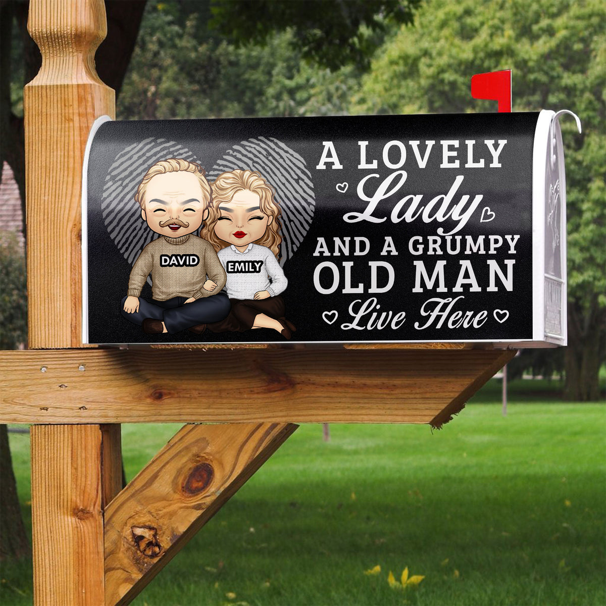 Une charmante dame et un vieil homme grincheux vivent ici - Couverture magnétique personnalisée pour boîte aux lettres