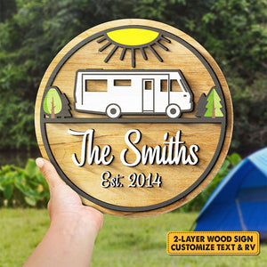 Camping en famille – Panneau en bois personnalisé, panneau à deux couches – Cadeau pour les amateurs de camping