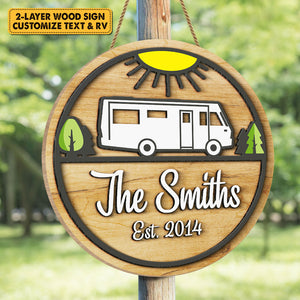 Camping en famille – Panneau en bois personnalisé, panneau à deux couches – Cadeau pour les amateurs de camping