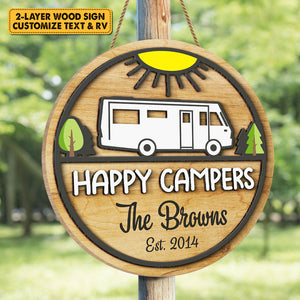 Famille de campeurs heureux - Panneau en bois personnalisé, panneau à deux couches - Cadeau pour les amateurs de camping