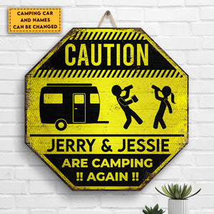 Attention camping ! Panneau en bois personnalisé ! Cadeau pour les amateurs de camping.