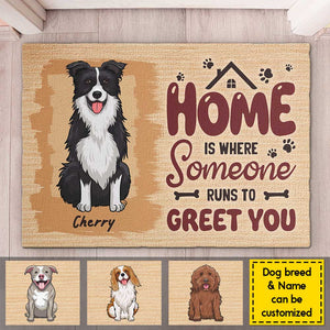 Quelqu'un court vous saluer - Tapis décoratif personnalisé - Cadeau pour les amoureux des animaux