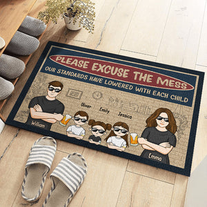Nos standards ont baissé avec chaque enfant - Tapis décoratif personnalisé pour la famille - Cadeau pour les membres de la famille