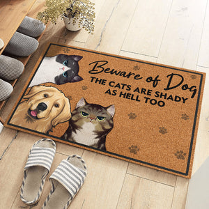 Attention aux chiens, les chats aussi sont louches ! Tapis décoratif personnalisé pour chiens et chats ! Cadeau pour propriétaires et amoureux des animaux.