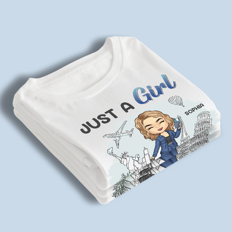 Une fille adore voyager - T-shirt, sweat à capuche et sweat-shirt unisexe personnalisé - Cadeau pour les amoureux du voyage