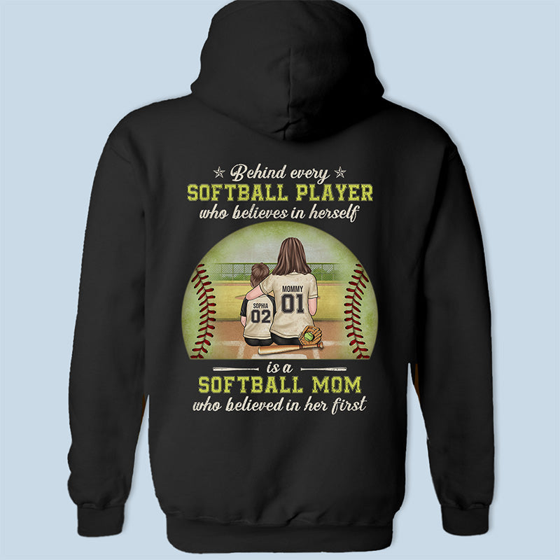 Derrière chaque joueur de softball - T-shirt, sweat à capuche et sweat-shirt unisexe personnalisé pour la famille - Cadeau pour les membres de la famille